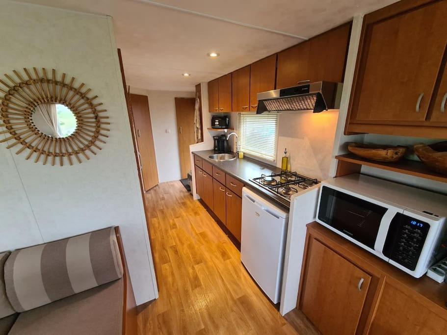 Chalet 'Como La Flor' Julianadorp Flowerfields Overview! Bagian luar foto