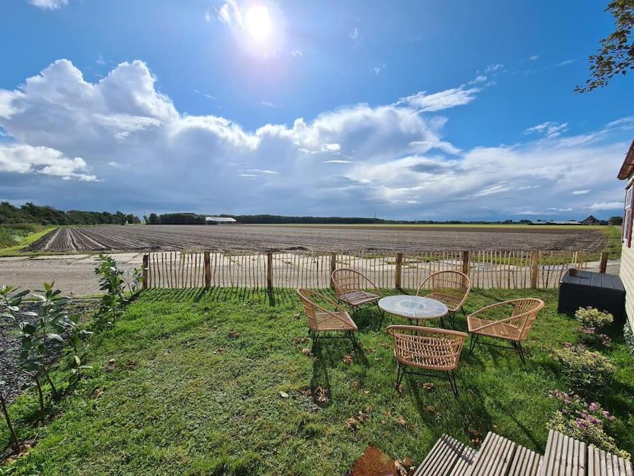 Chalet 'Como La Flor' Julianadorp Flowerfields Overview! Bagian luar foto